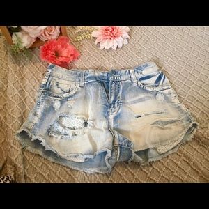 Hi- rise shorts